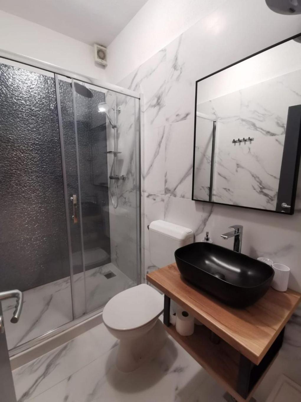 Apartments Domagoj - On The Beach Lukovo Šugarje Εξωτερικό φωτογραφία